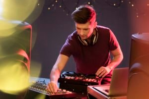 DJ Services at Casino Party Websites